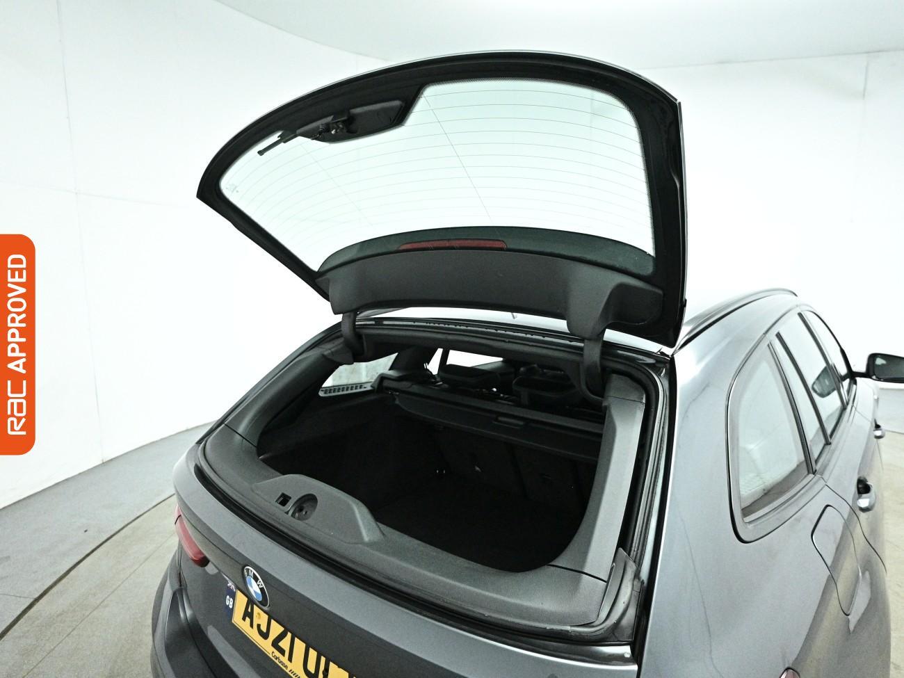 BMW 3 Series view 36