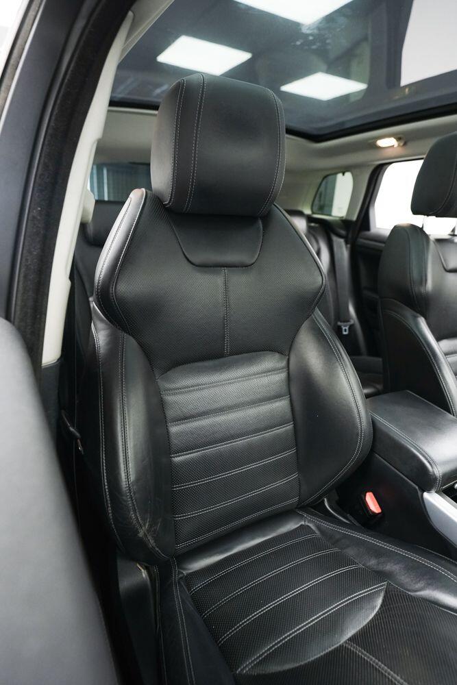 Land Rover Range Rover Evoque view 10