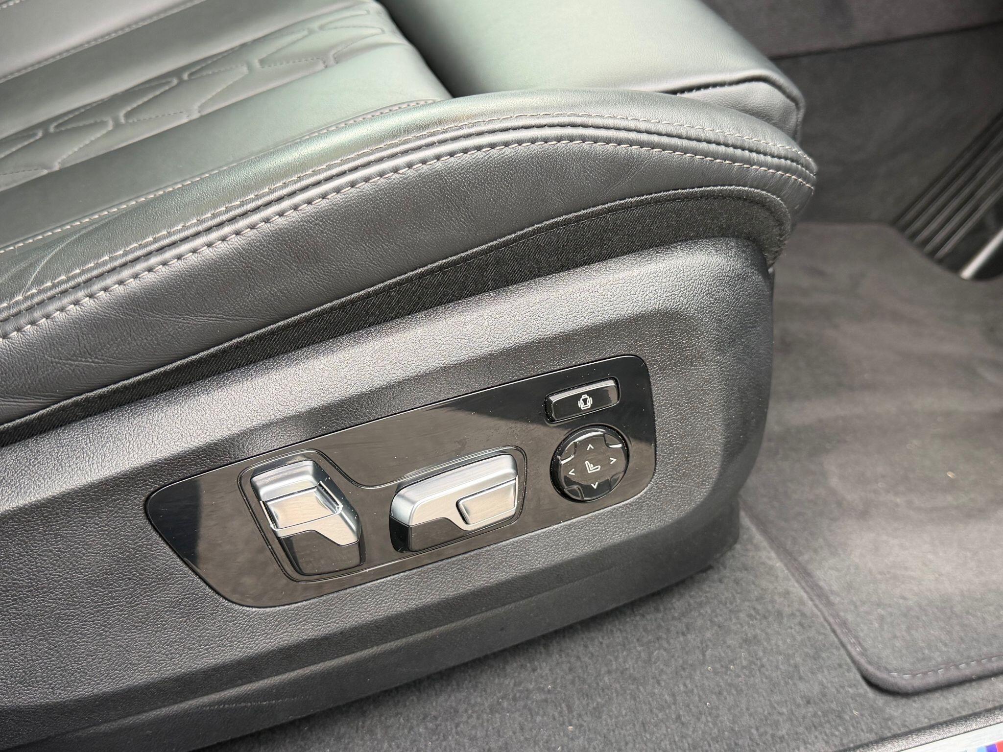 BMW X6 view 26