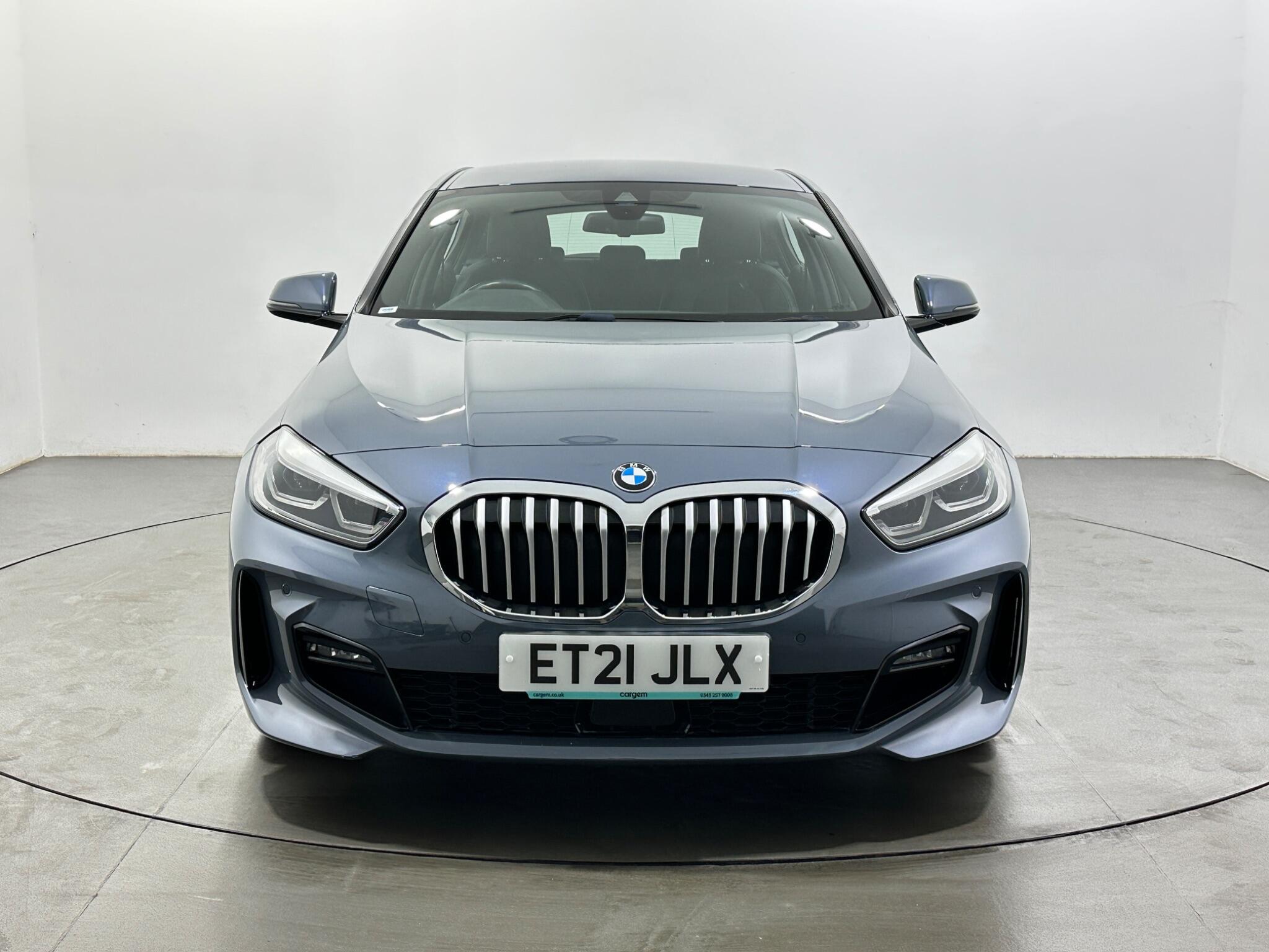 BMW 1 Series view 3