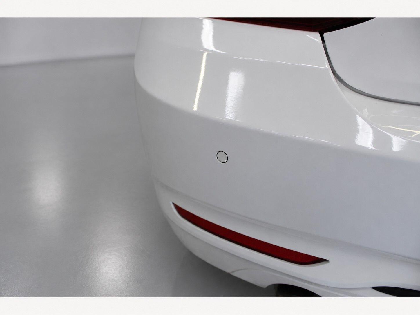 BMW 2 Series view 16