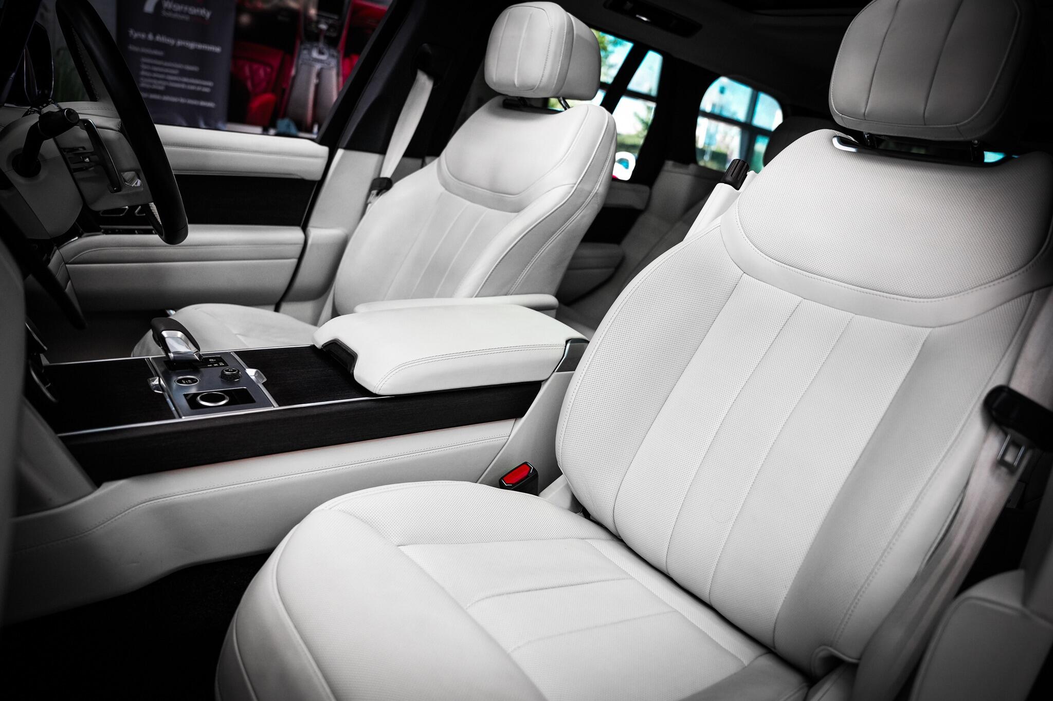 Land Rover Range Rover view 24