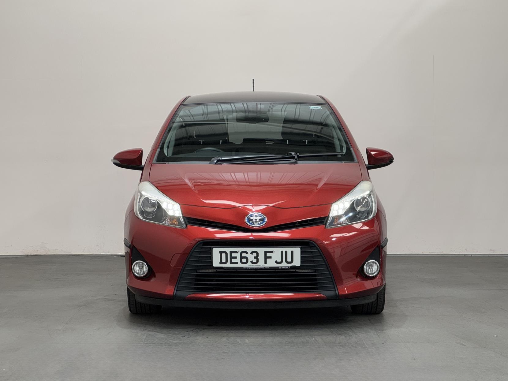 Toyota Yaris view 3