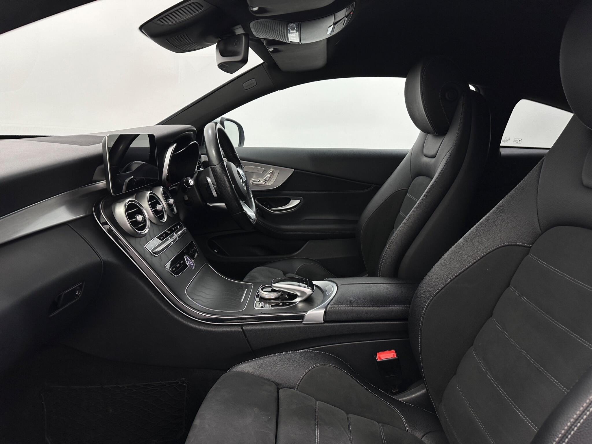 Mercedes-Benz C-Class view 37