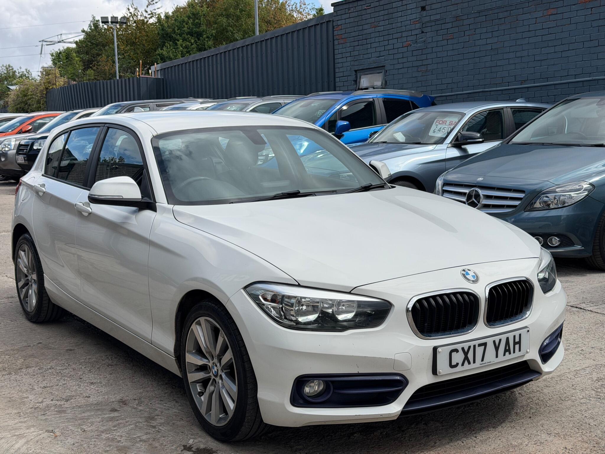 BMW 1 Series view 3