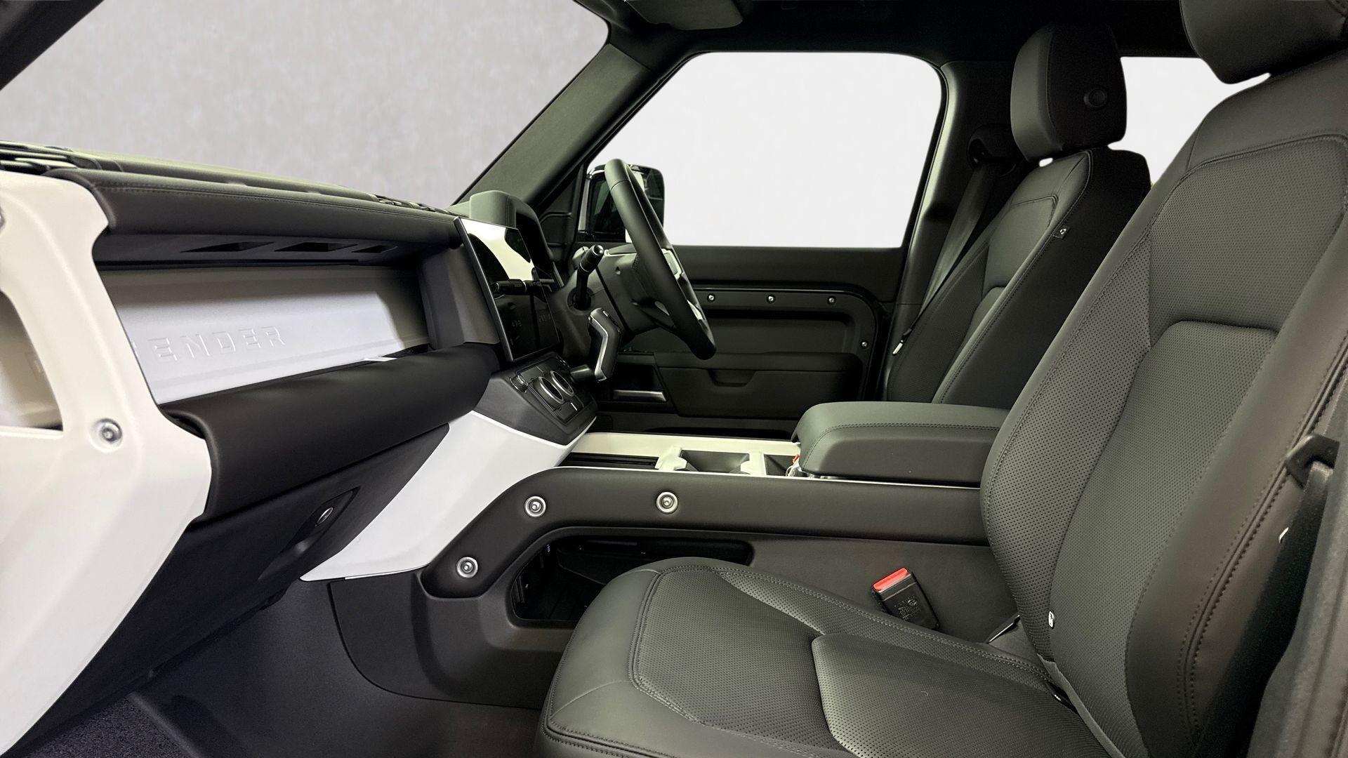 Land Rover Defender view 3