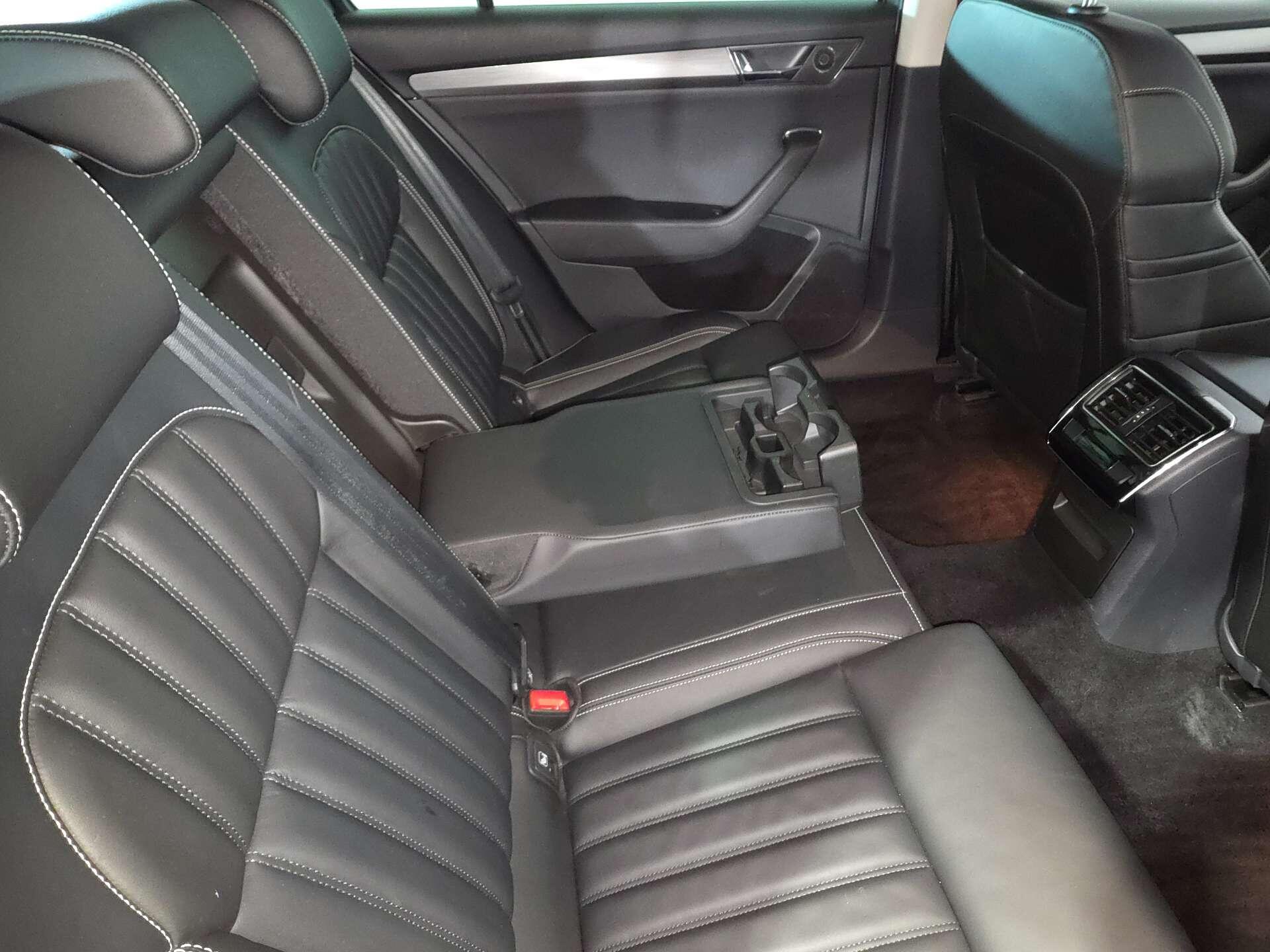 Skoda Superb view 18