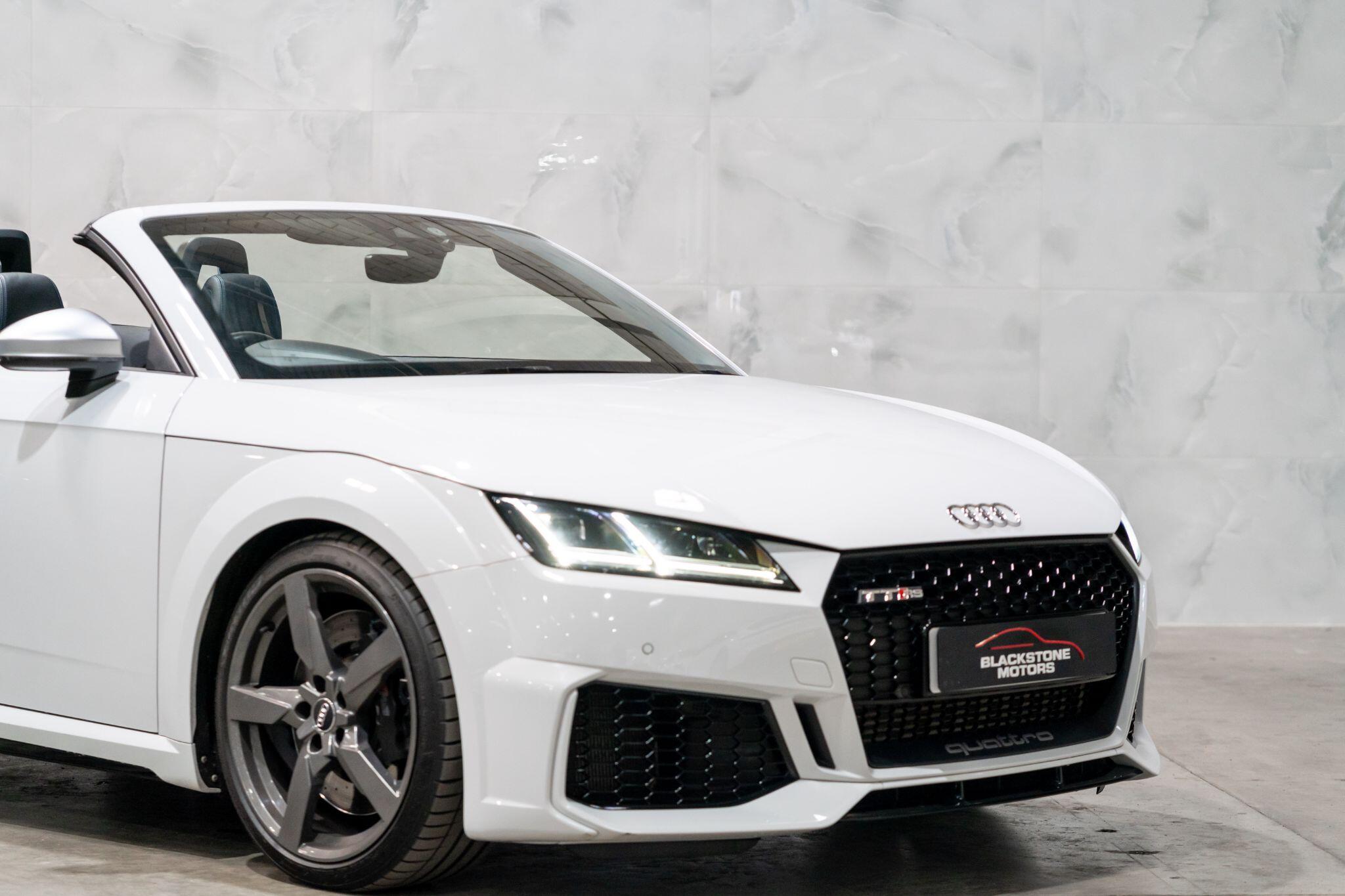 Audi TT RS view 30