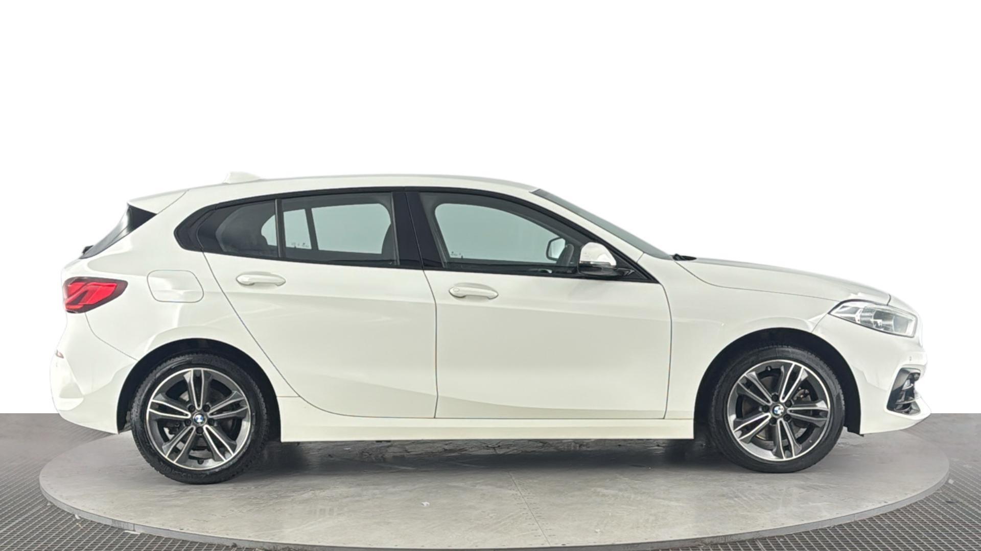 BMW 1 Series view 3