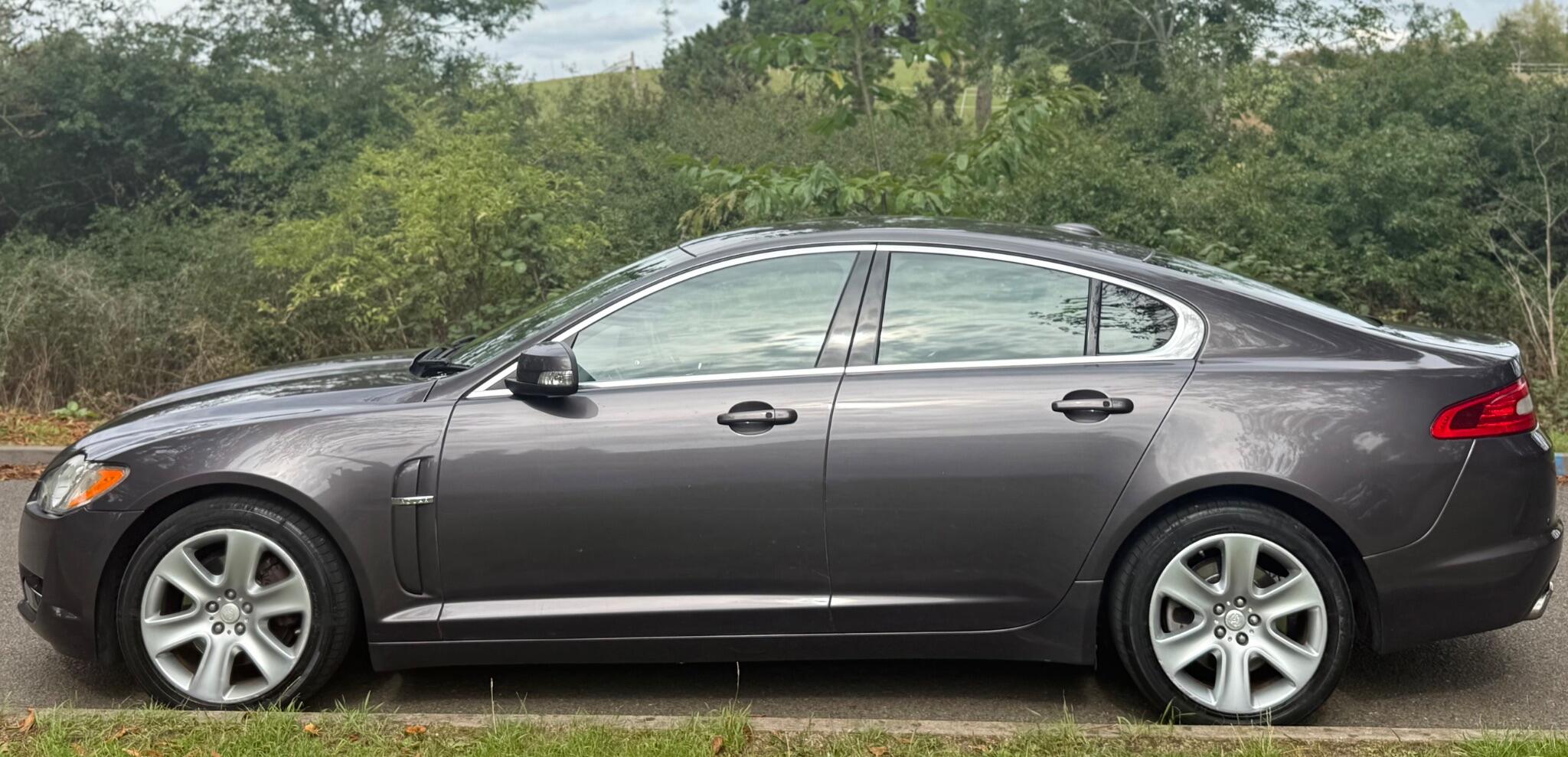 2008 Jaguar XF image 3