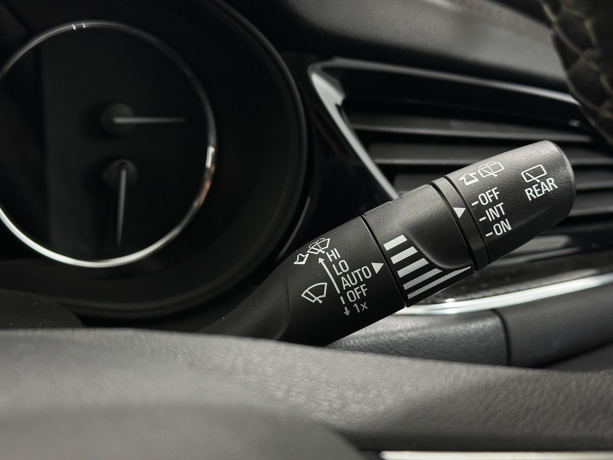 Vauxhall Insignia view 16