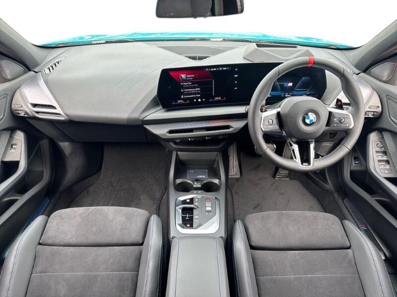 BMW 1 Series view 4