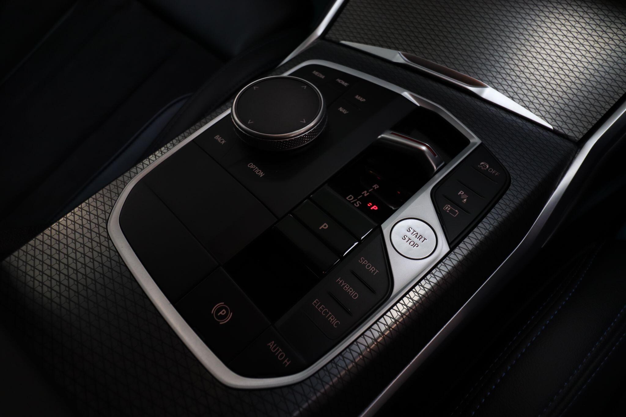 BMW 3 Series view 19
