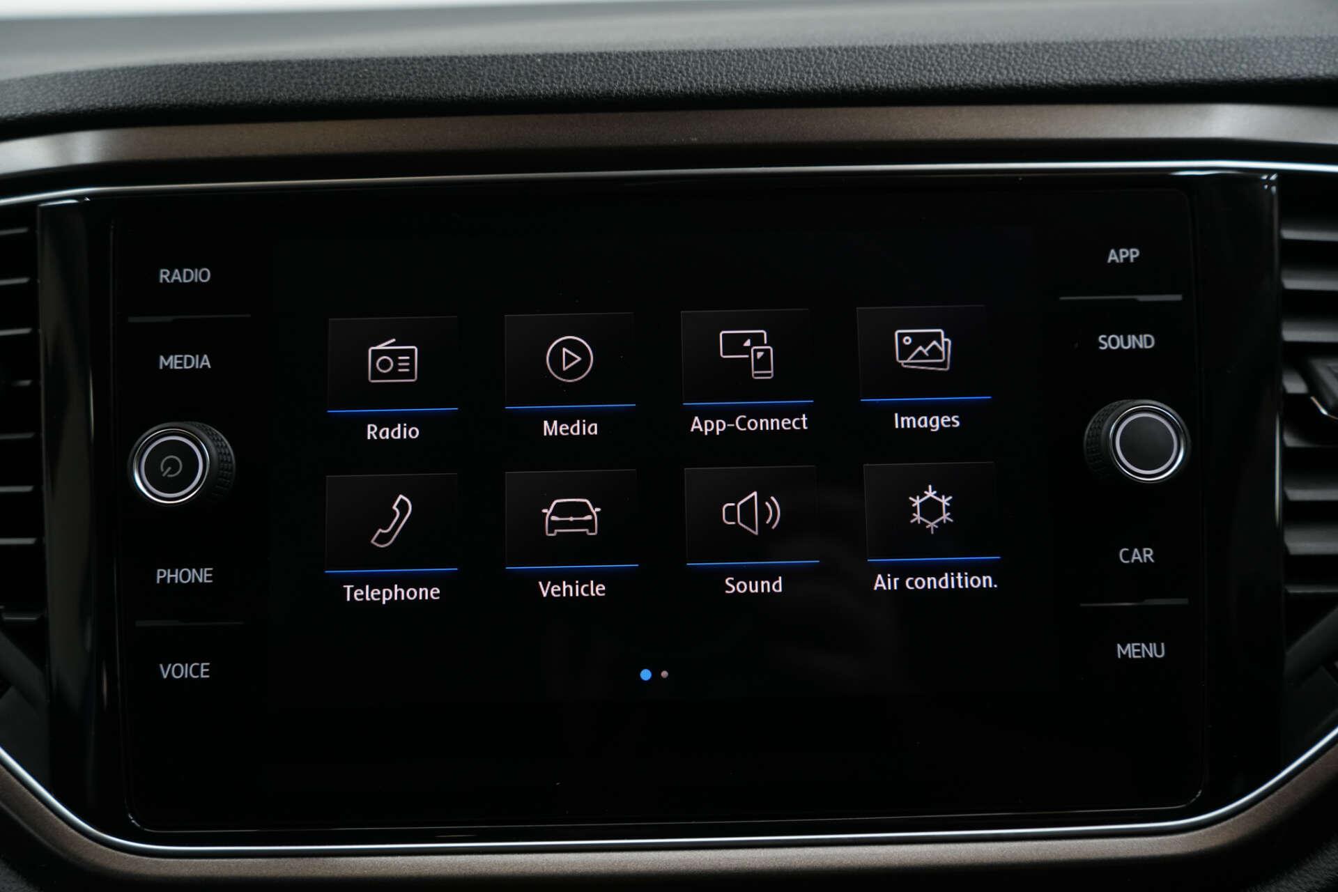 Volkswagen T-Roc view 28