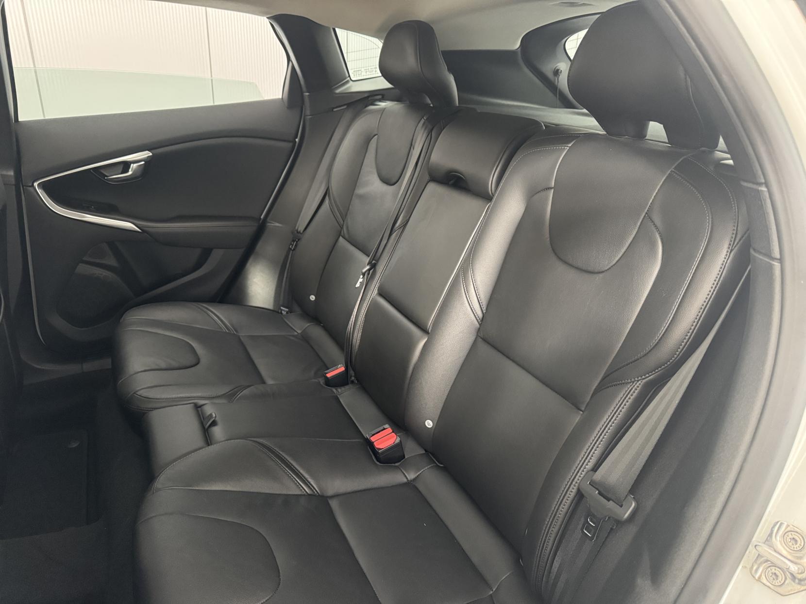 Volvo V40 view 51