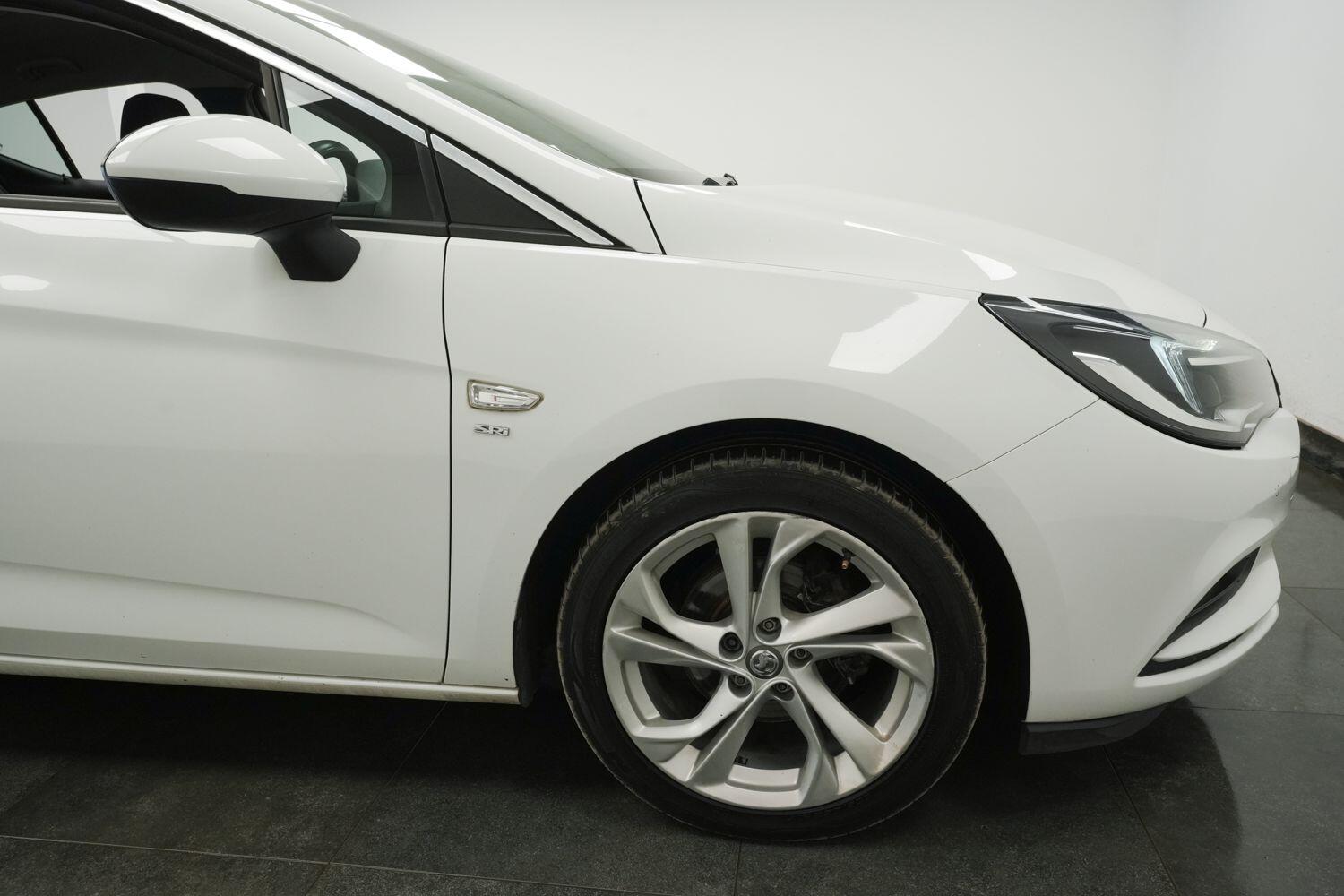 Vauxhall Astra view 5