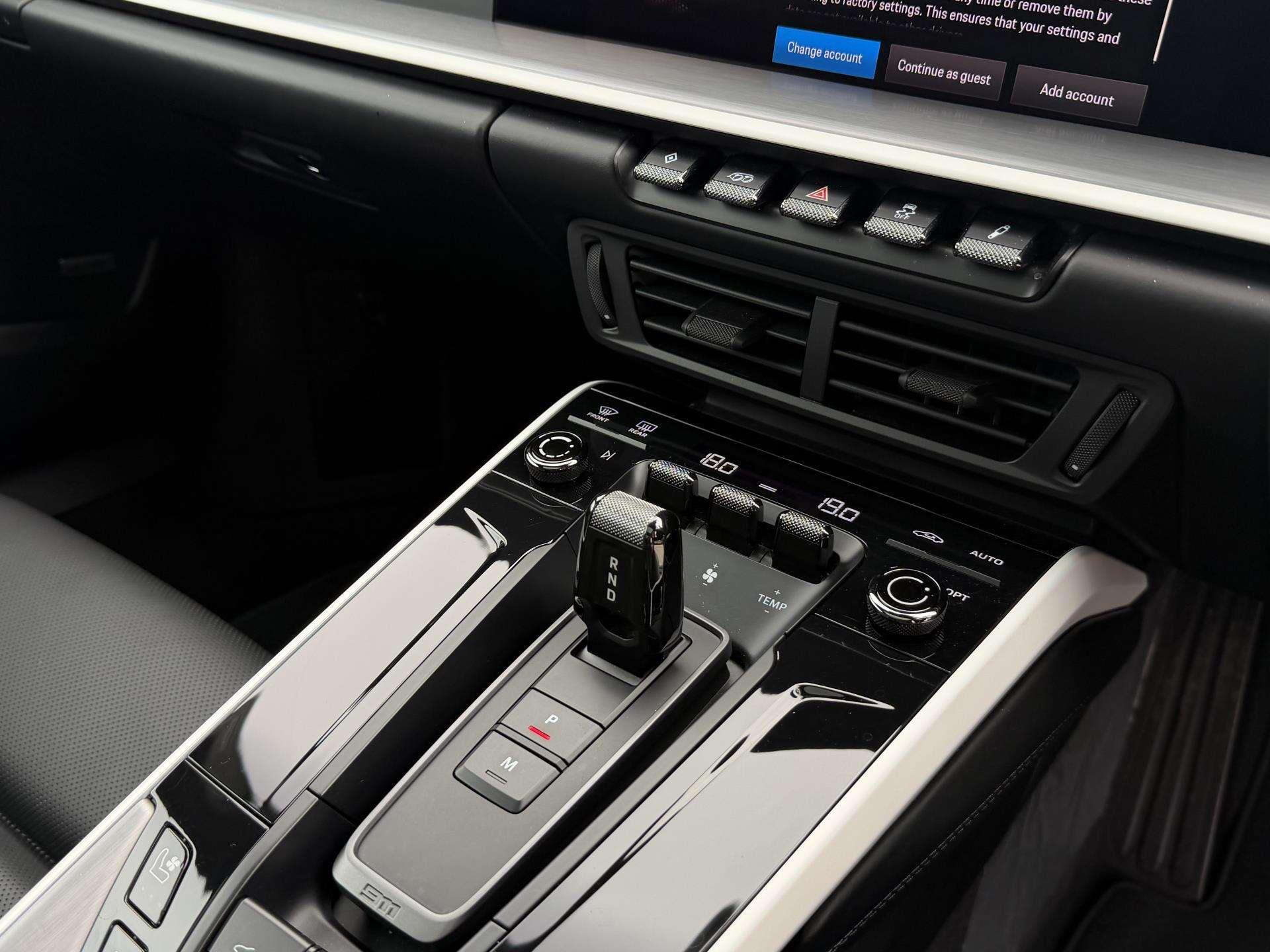 Porsche 911 view 23