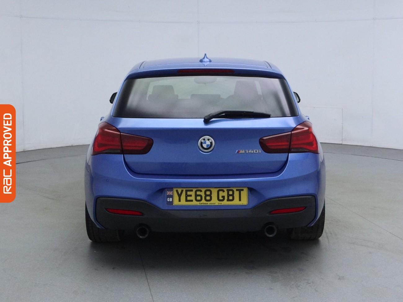 BMW 1 Series view 8