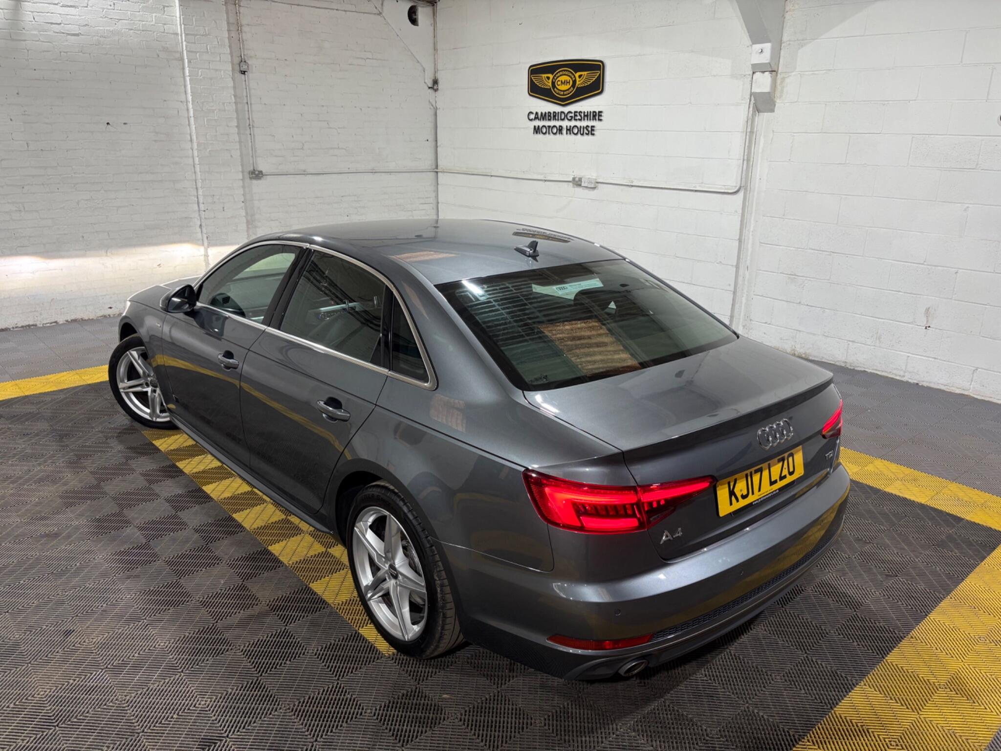 Audi A4 view 4