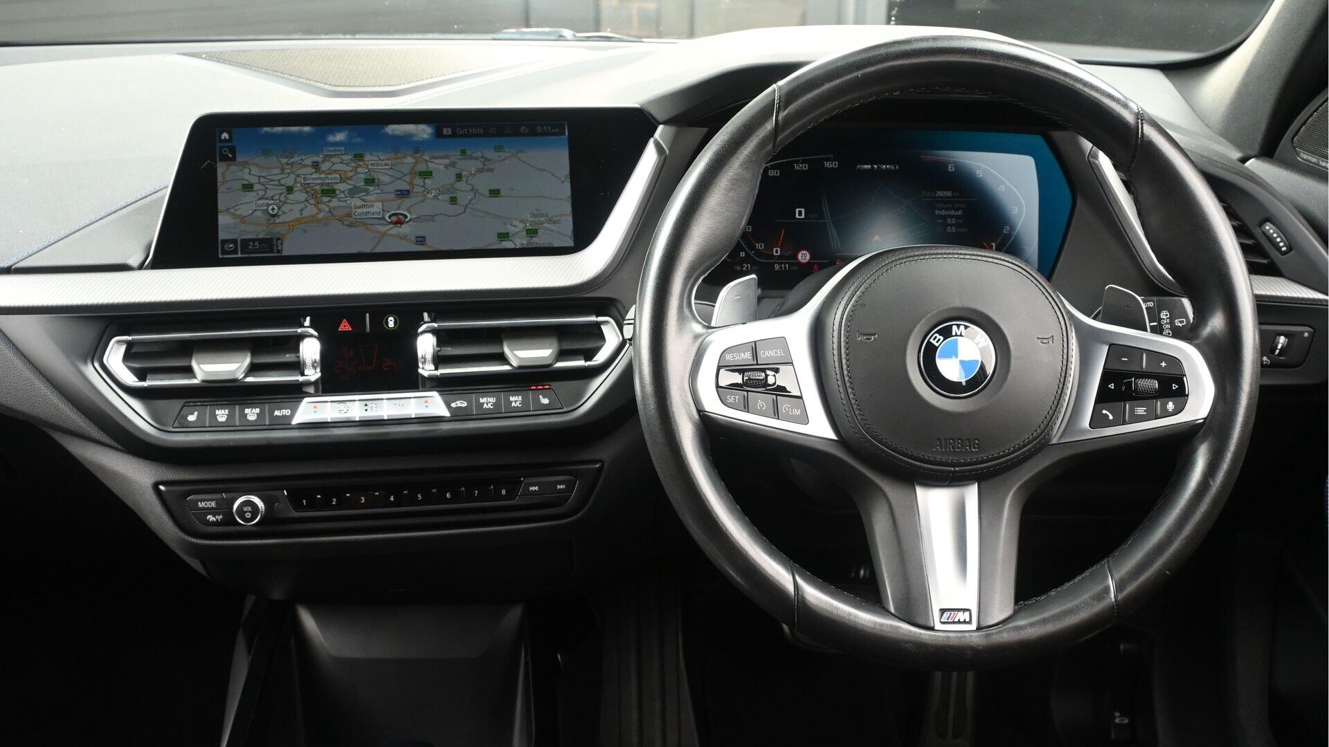 BMW 1 Series view 5
