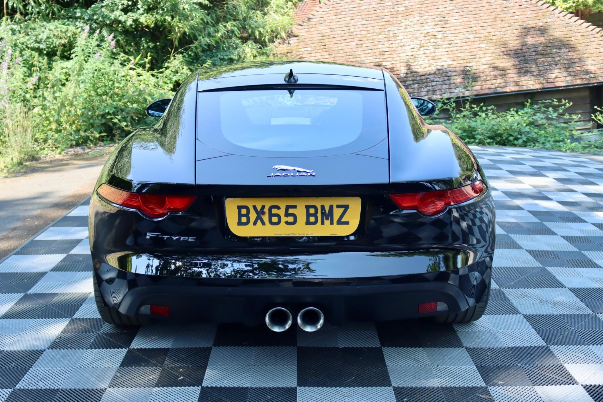 Jaguar F-Type view 15