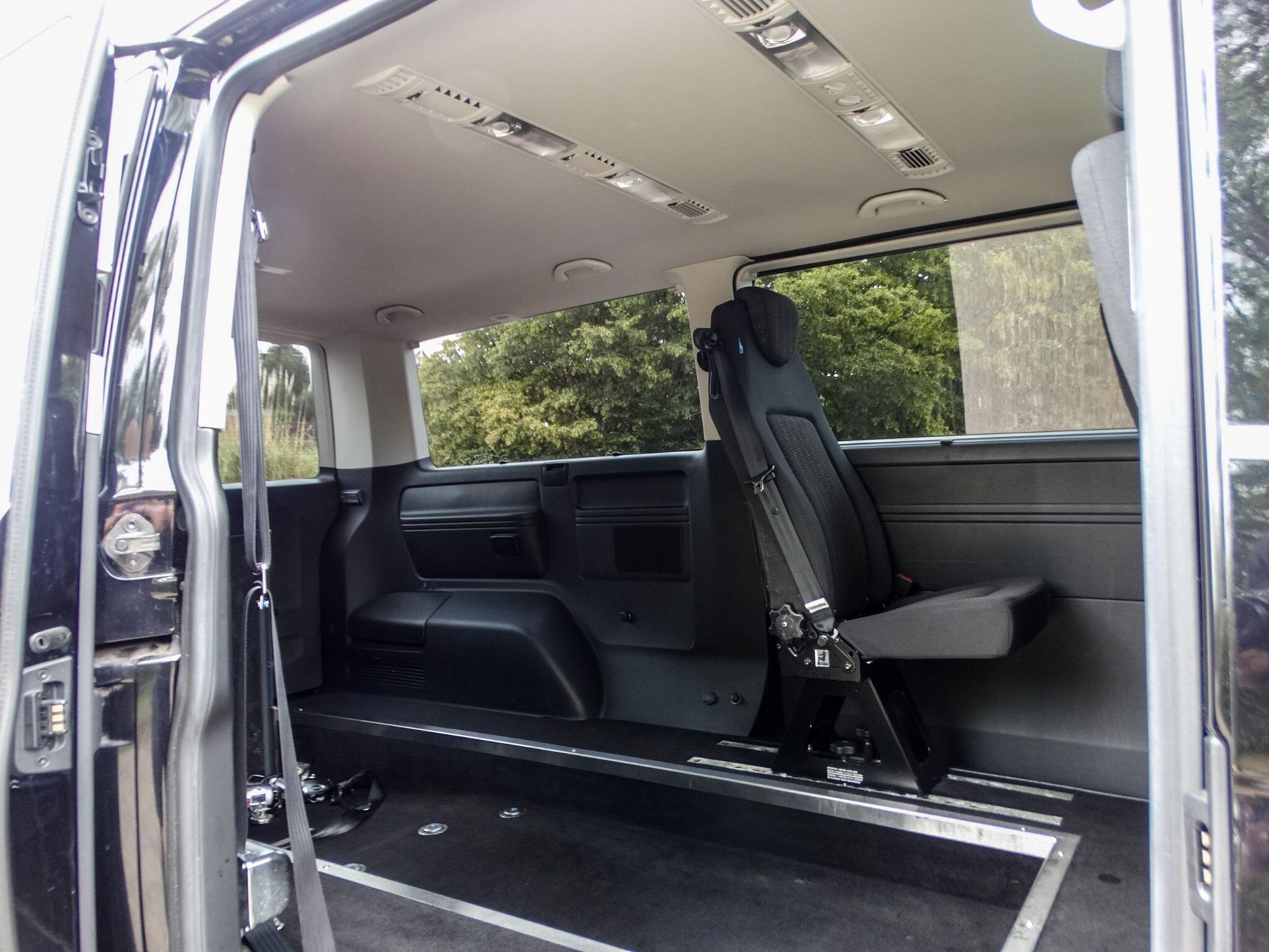 Volkswagen Transporter Shuttle view 14