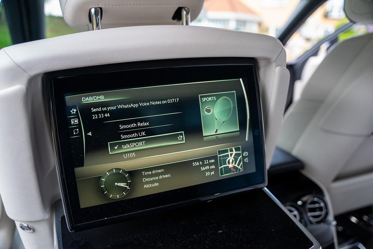 Rolls-Royce Phantom view 56