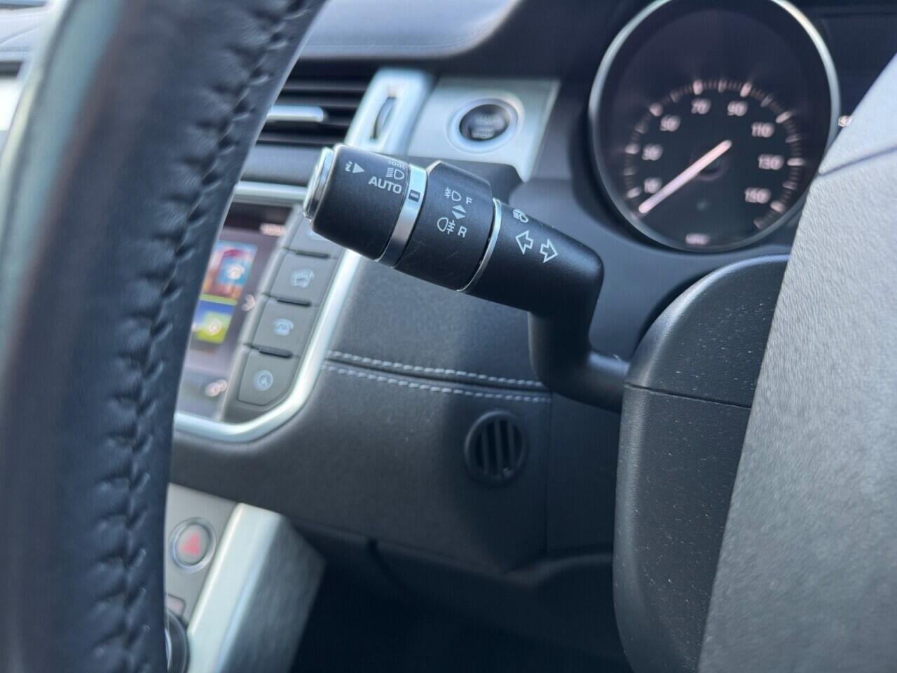 Land Rover Range Rover Evoque view 18