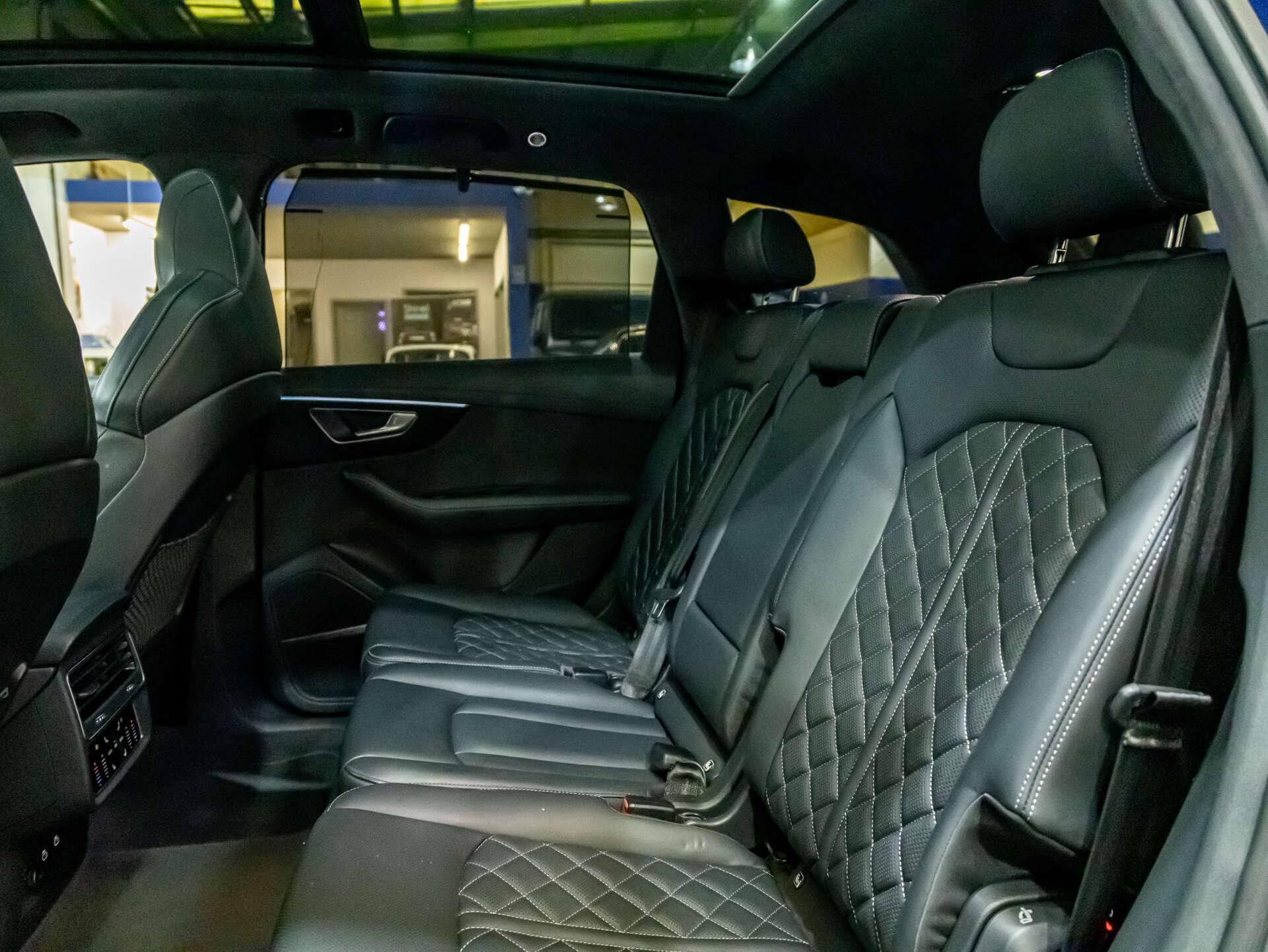 Audi Q7 view 49