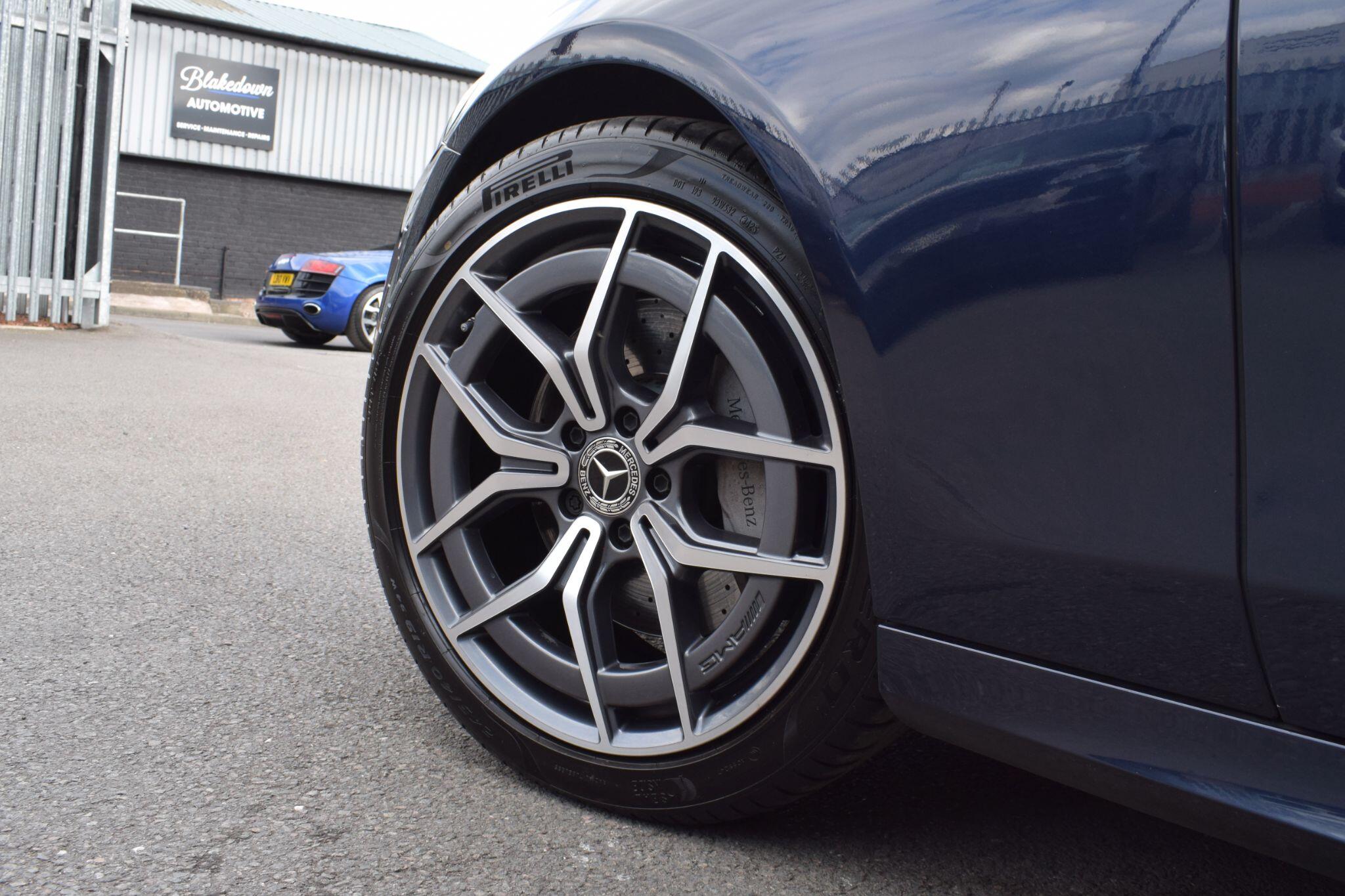 Mercedes-Benz E-Class view 34