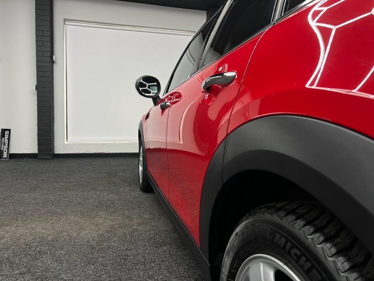 Mini Hatch view 7
