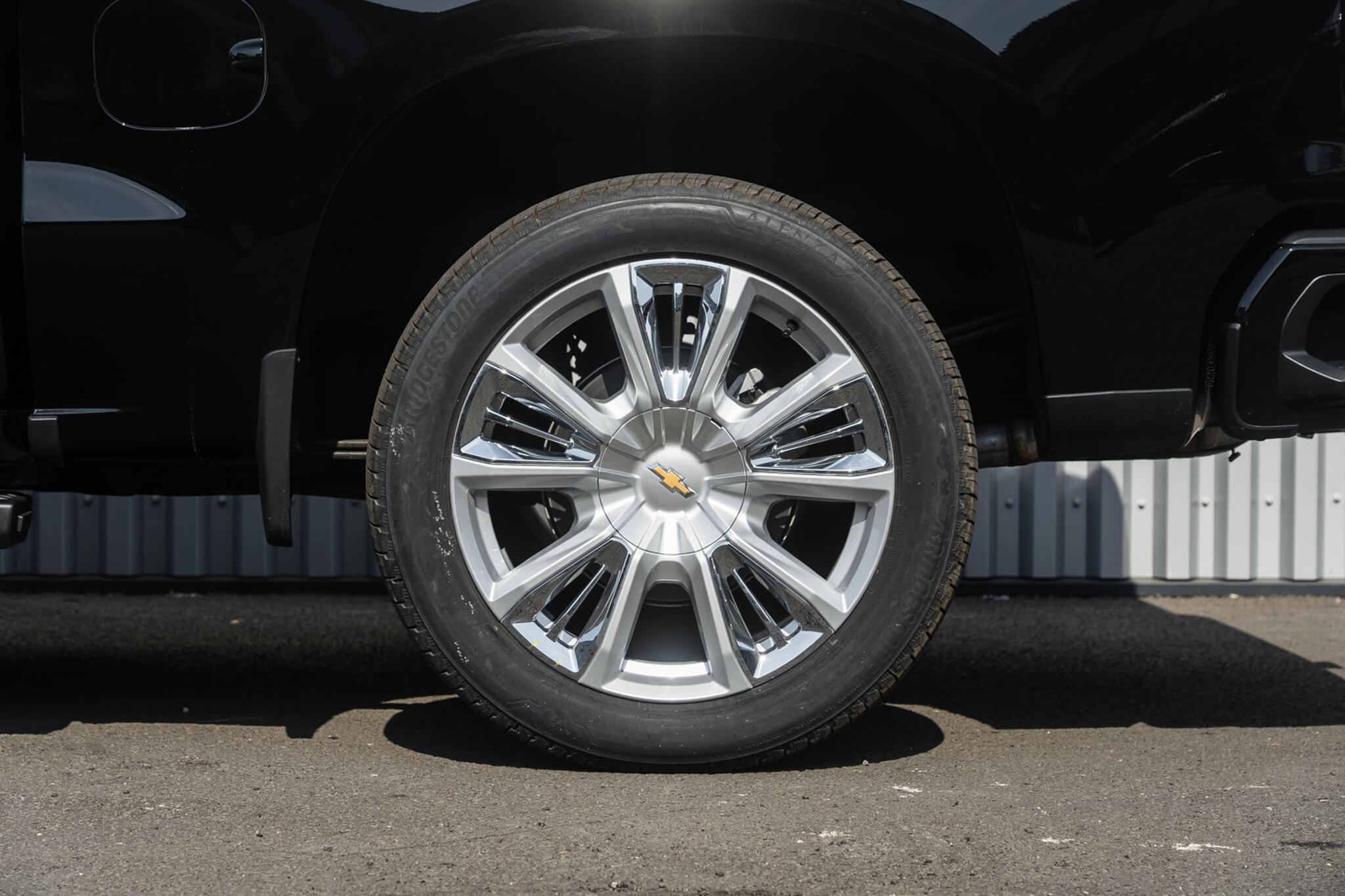 Chevrolet Silverado view 9
