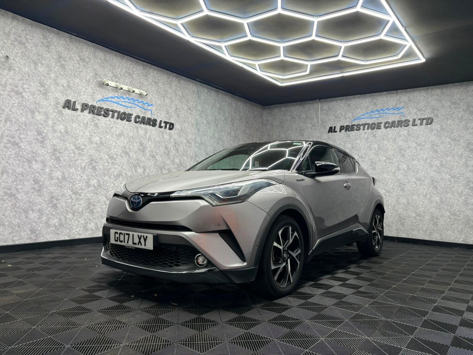 Toyota C-HR main image
