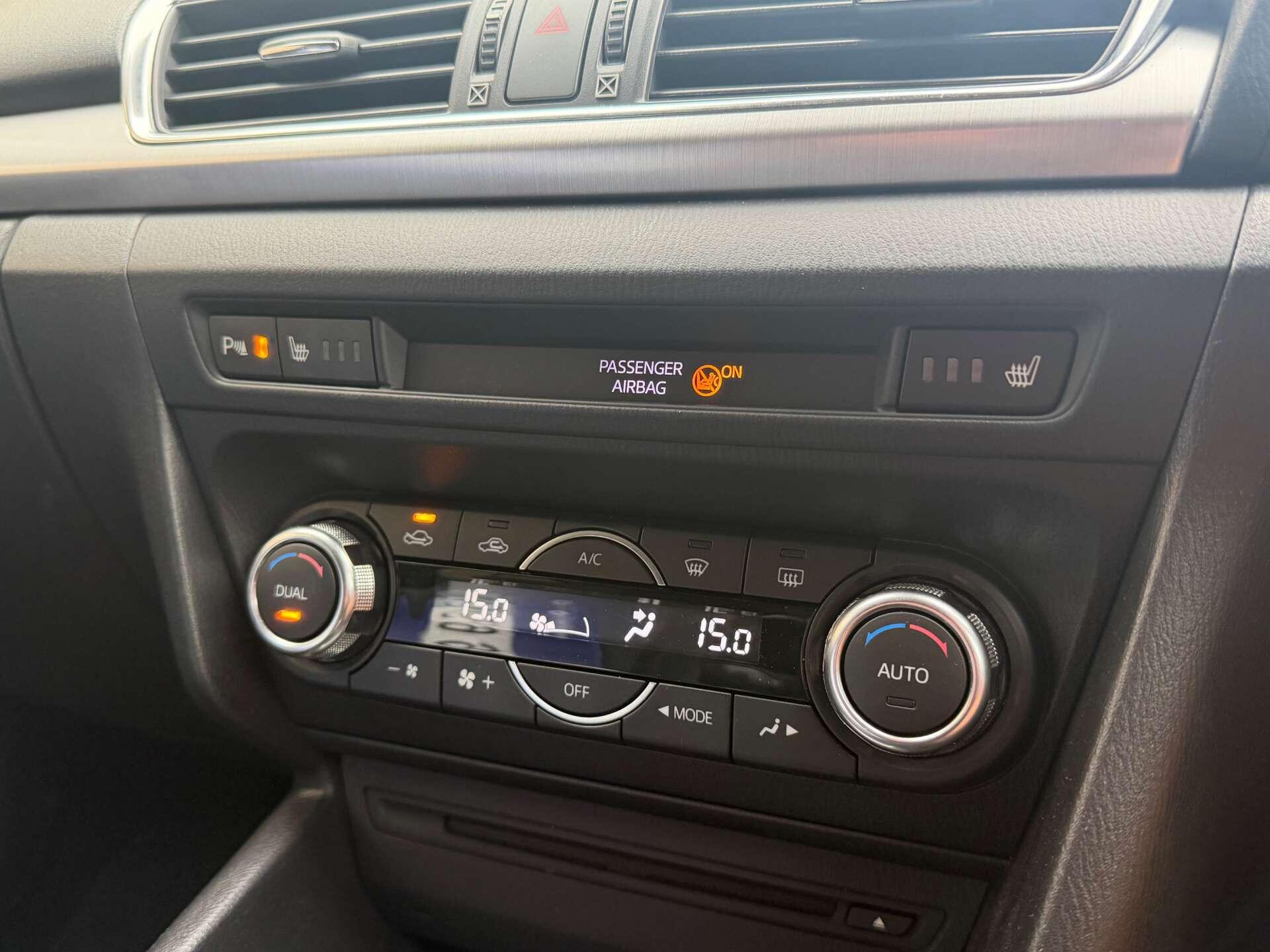 Mazda Mazda3 view 17