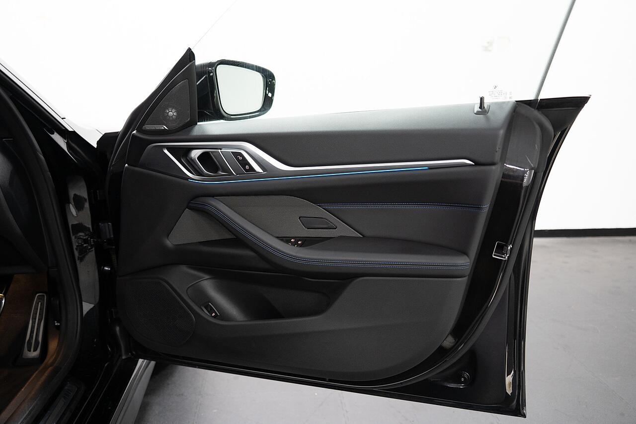 BMW I4 view 27