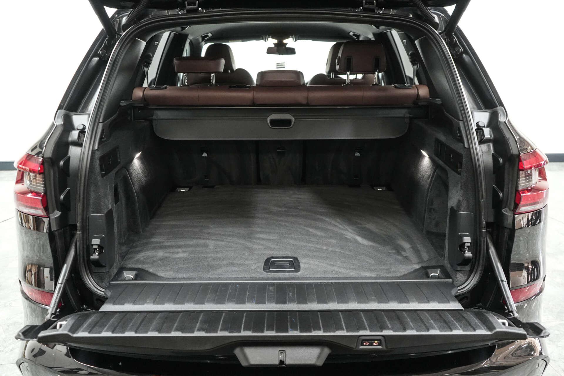 BMW X5 view 10