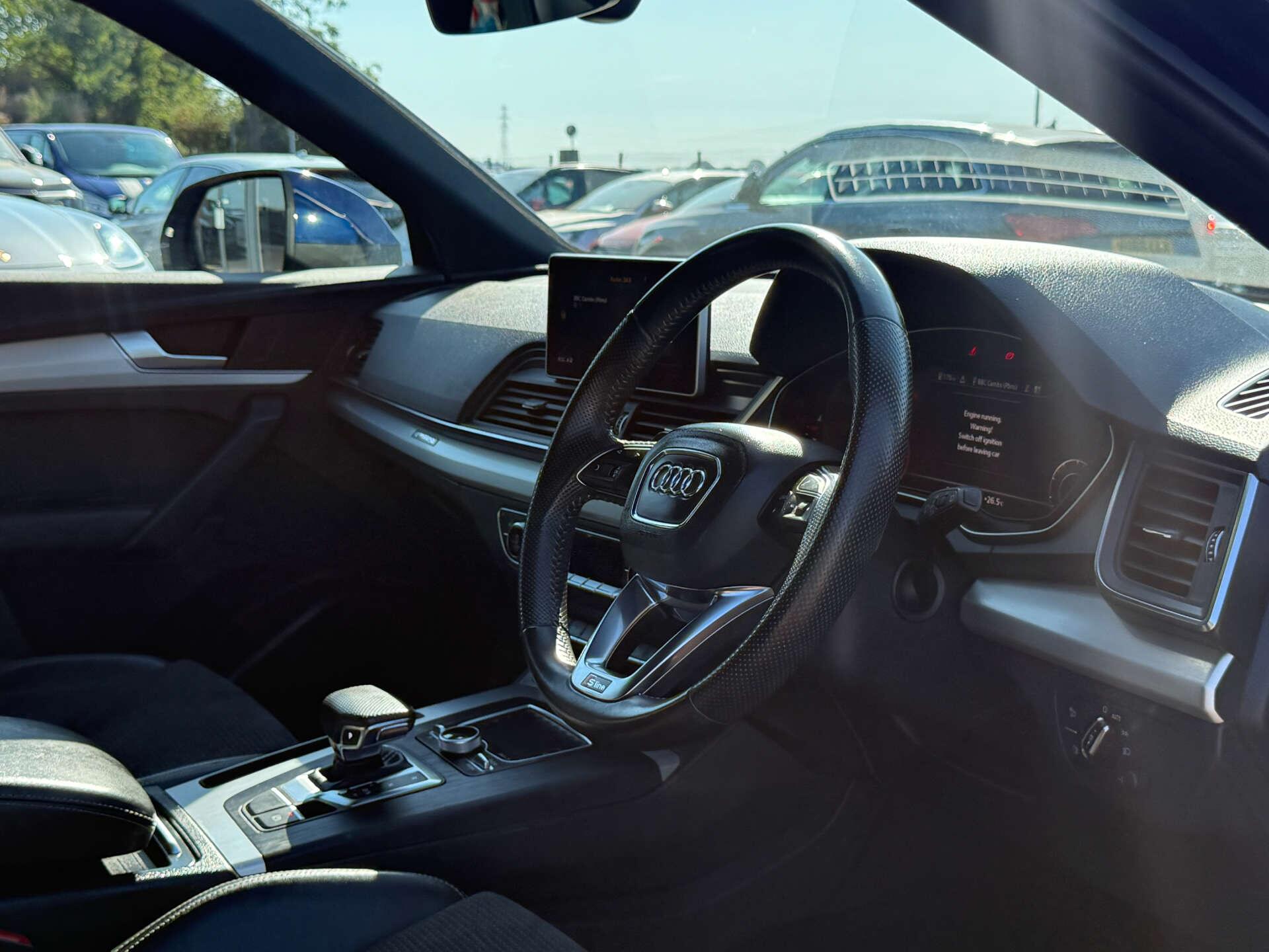 Audi Q5 view 42