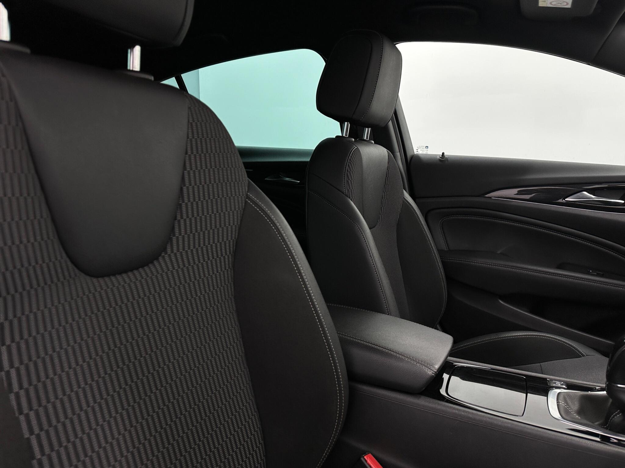 Vauxhall Insignia view 29