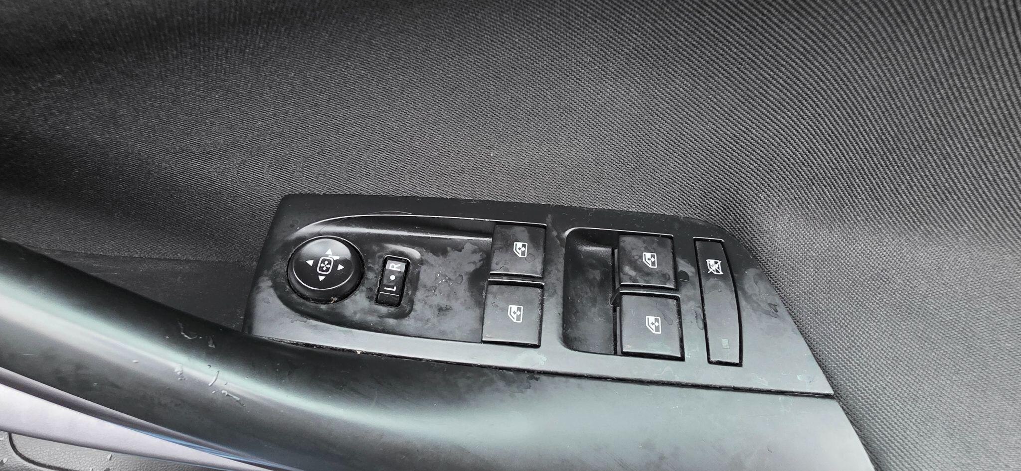 2016 Vauxhall Astra 1.6 CDTi BlueInjection Design Euro 6 (s/s) 5dr • 78,100 miles image 23
