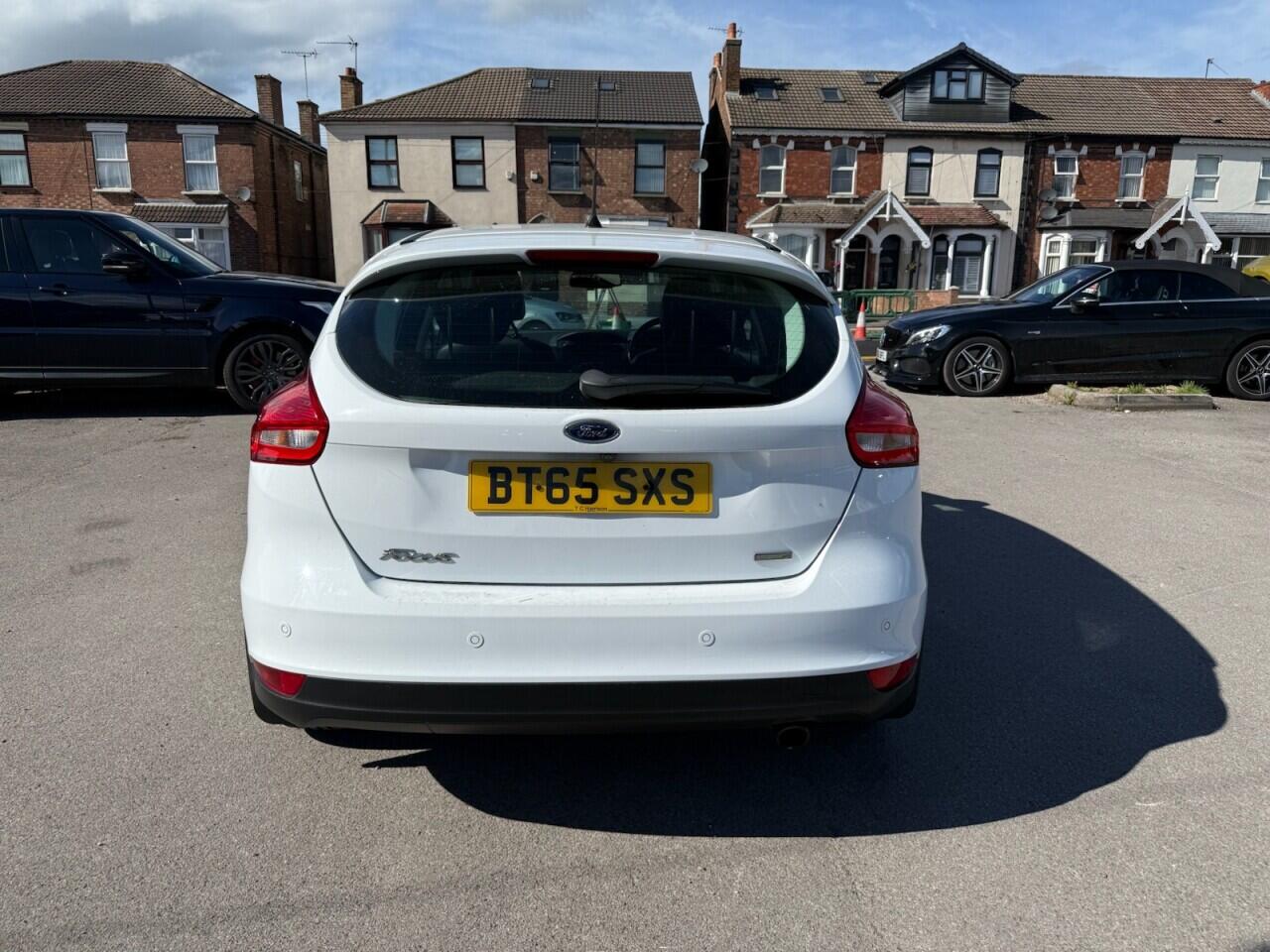 Ford Focus view 6