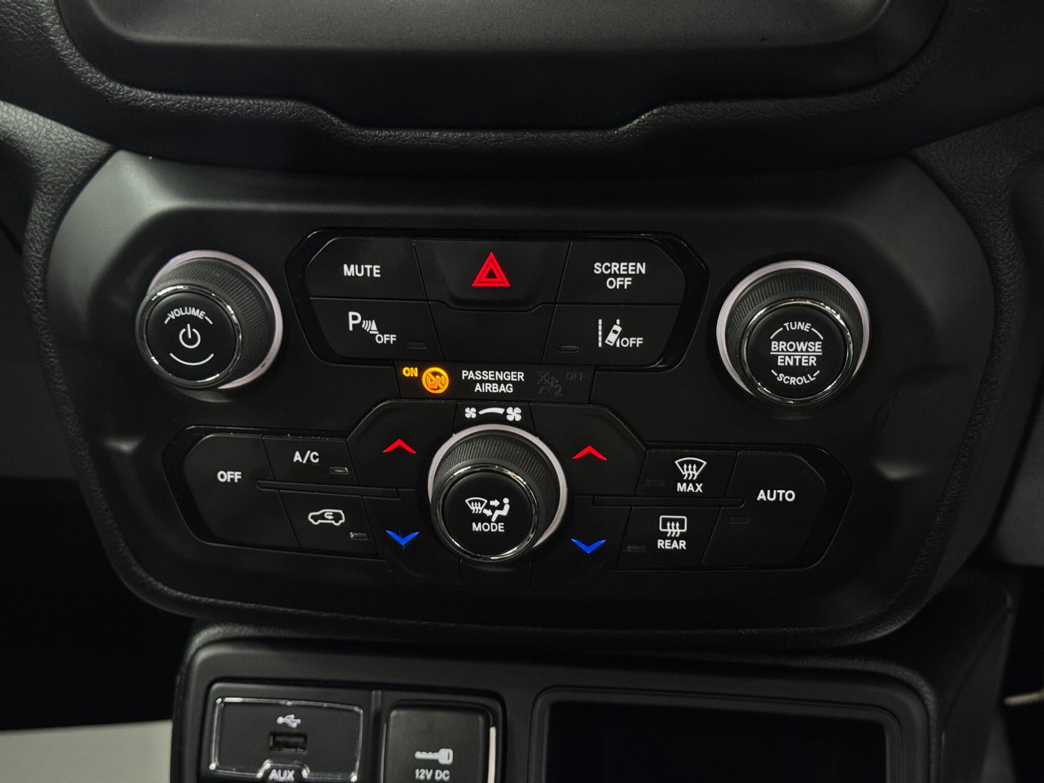 Jeep Renegade view 27