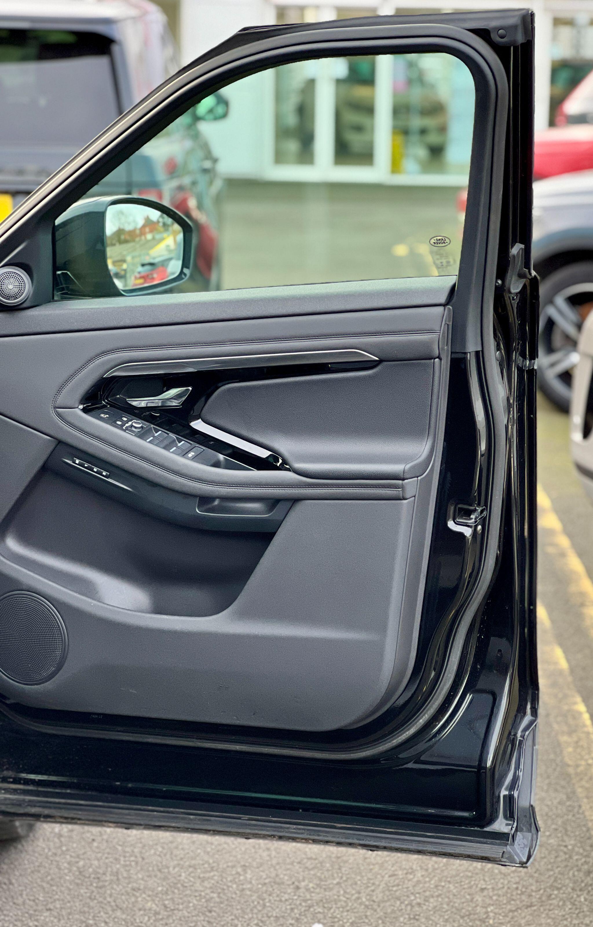 Land Rover Range Rover Evoque view 24