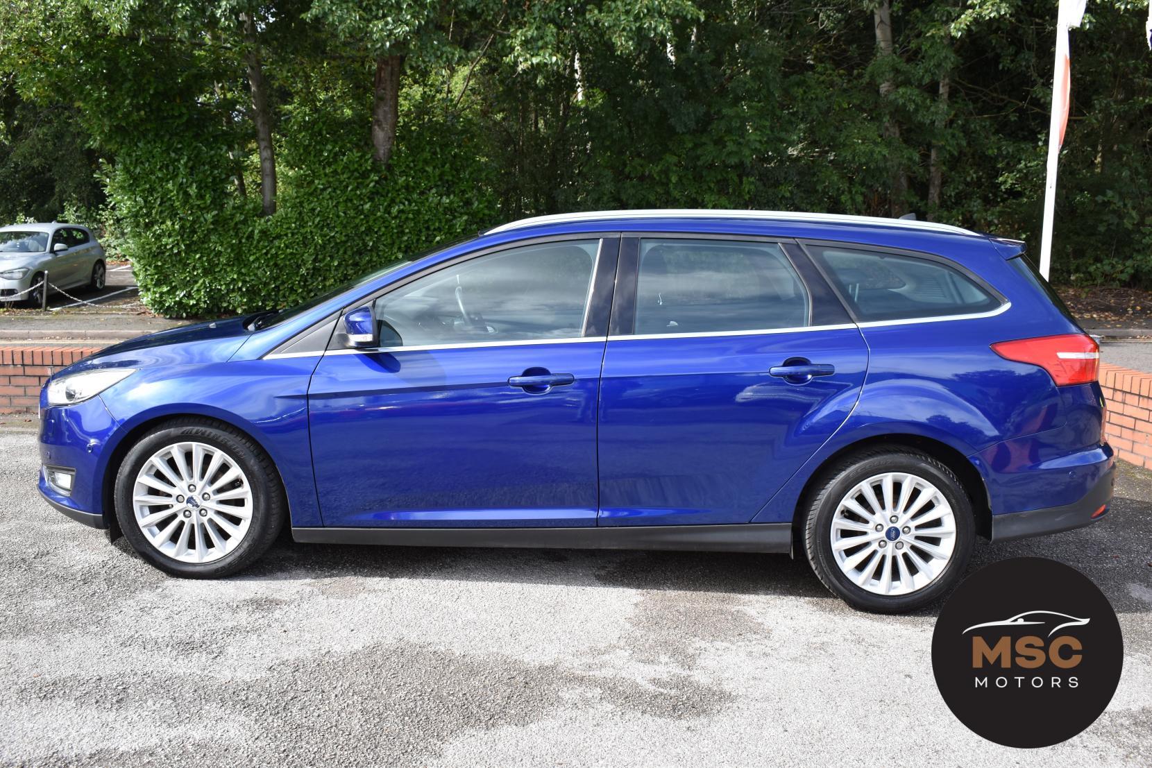 Ford Focus view 9