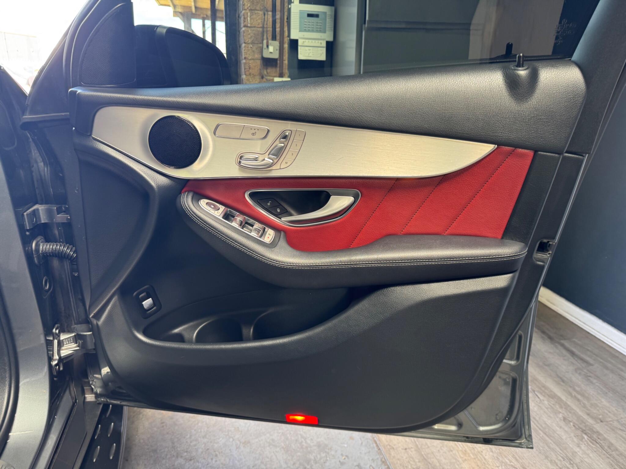 Mercedes-Benz GLC view 31