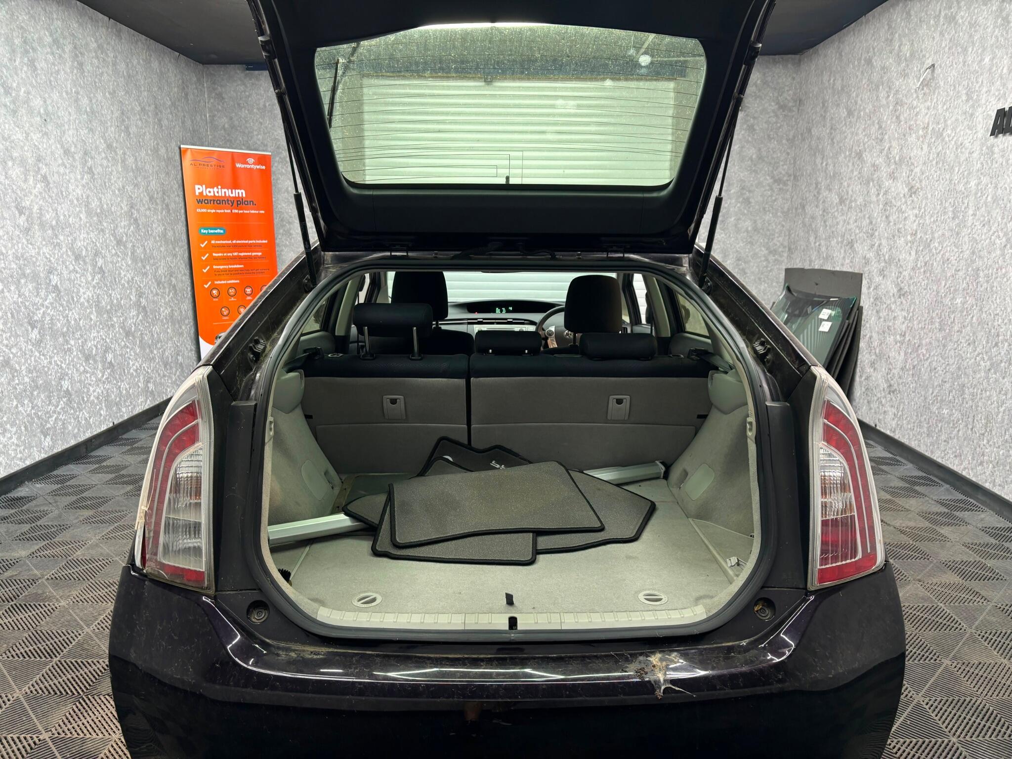 Toyota Prius view 20