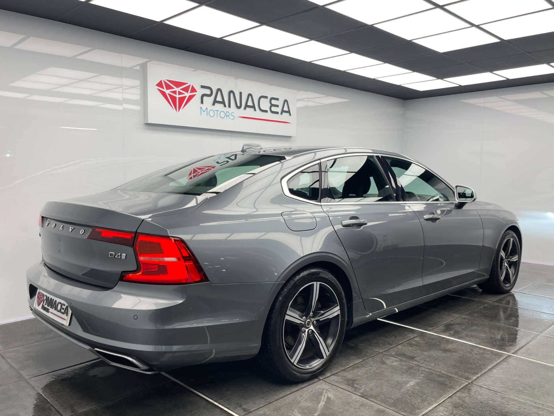 Volvo S90 view 3