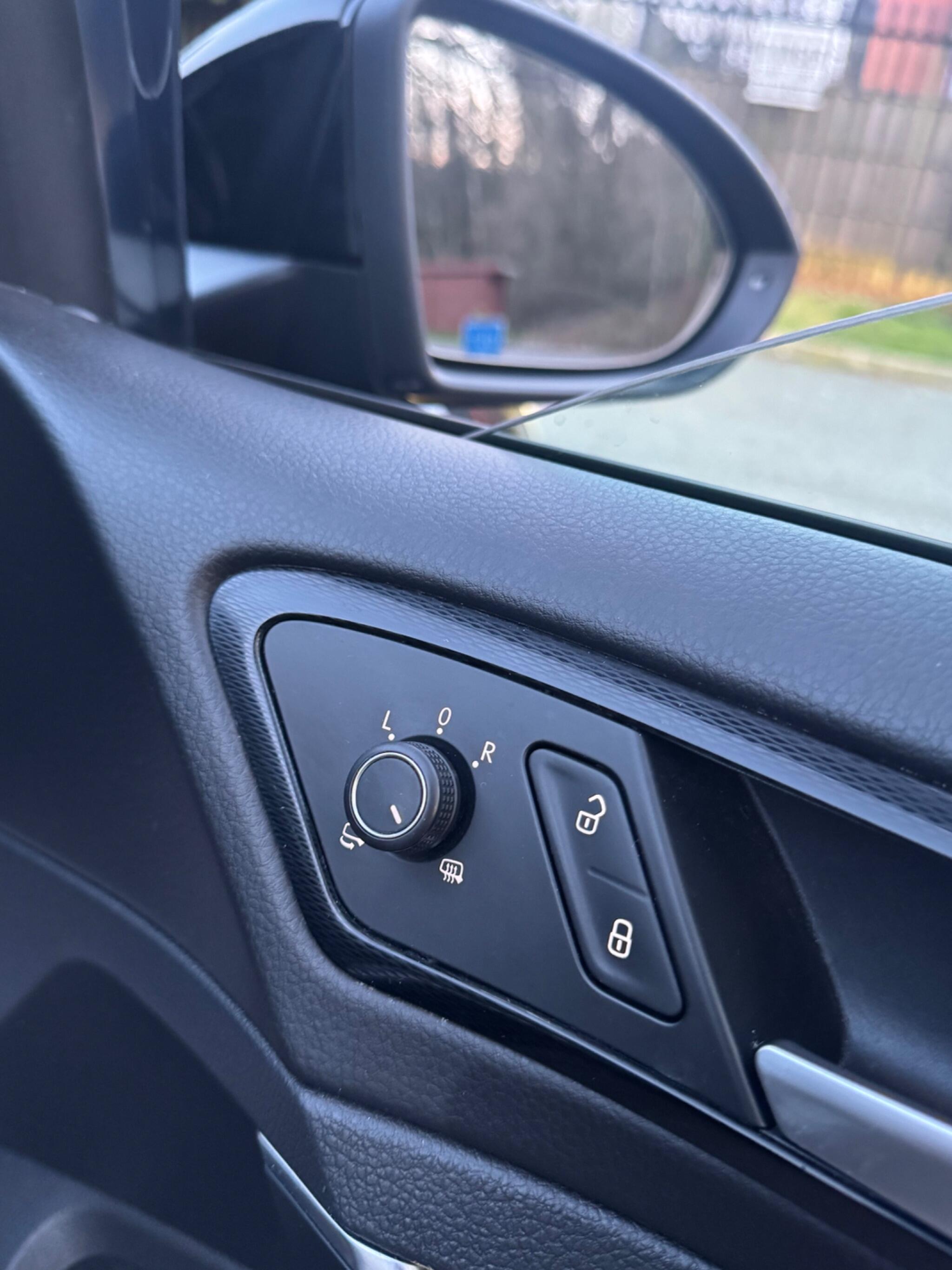 2016 Volkswagen Golf 2.0 TDI BlueMotion Tech GTD DSG Euro 6 (s/s) 5dr image 52