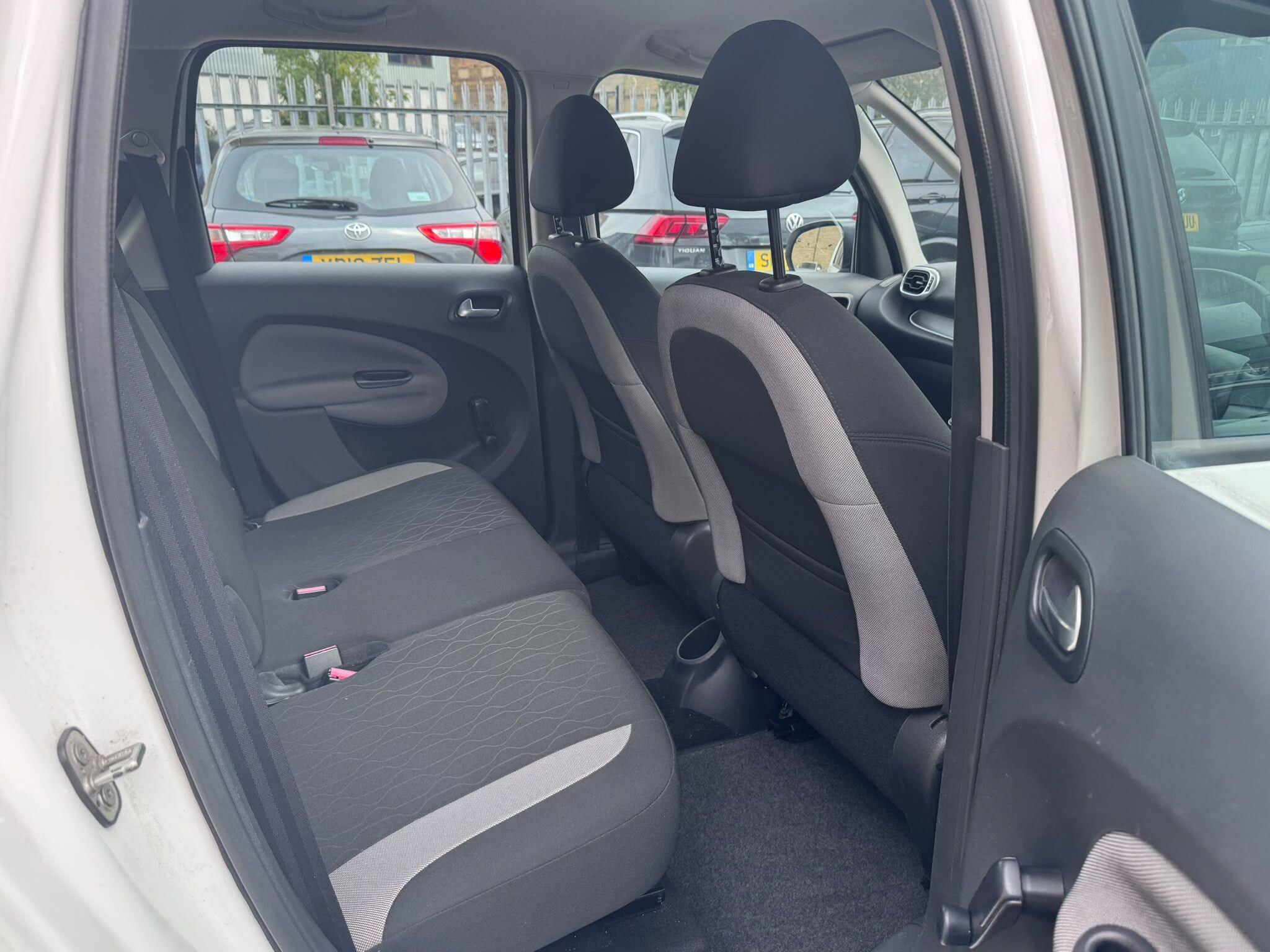Citroen C3 Picasso view 19