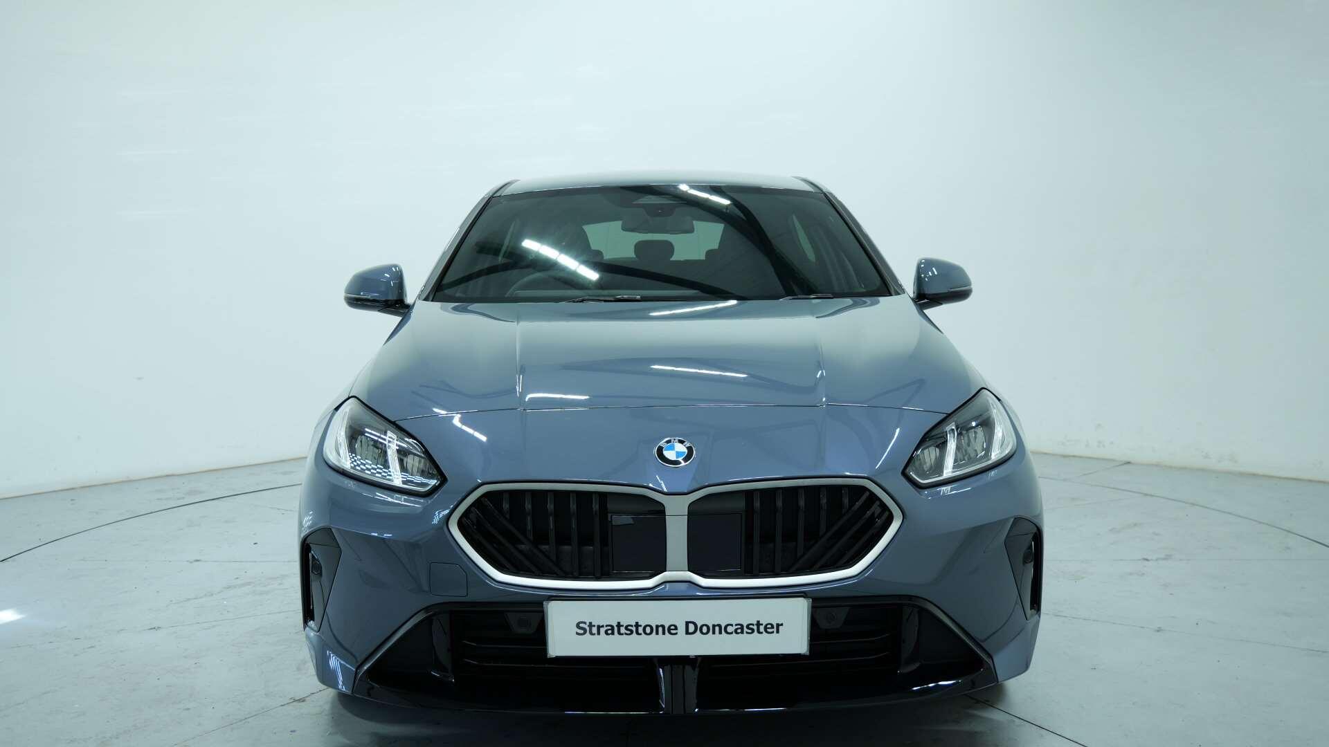 BMW 1 Series view 16