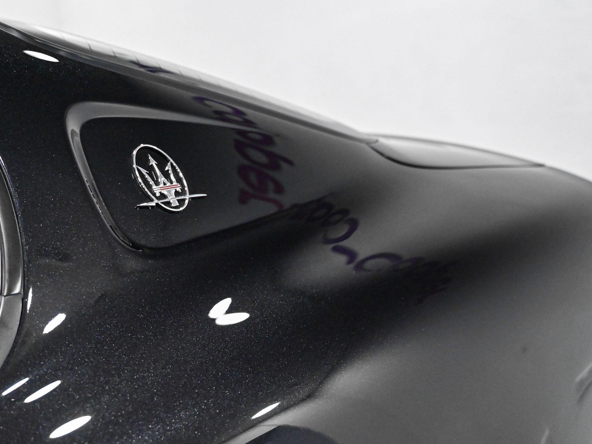 Maserati Coupe view 12